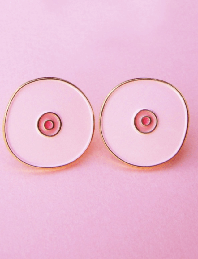 Pin's seins