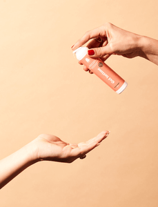 Lubrifiant gel intime par la marque Puissante. Lubrifiant à base d'eau, compatible pour les vibromasseurs et les cups. A retrouver dans les boutiques Rañute, en Suisse.